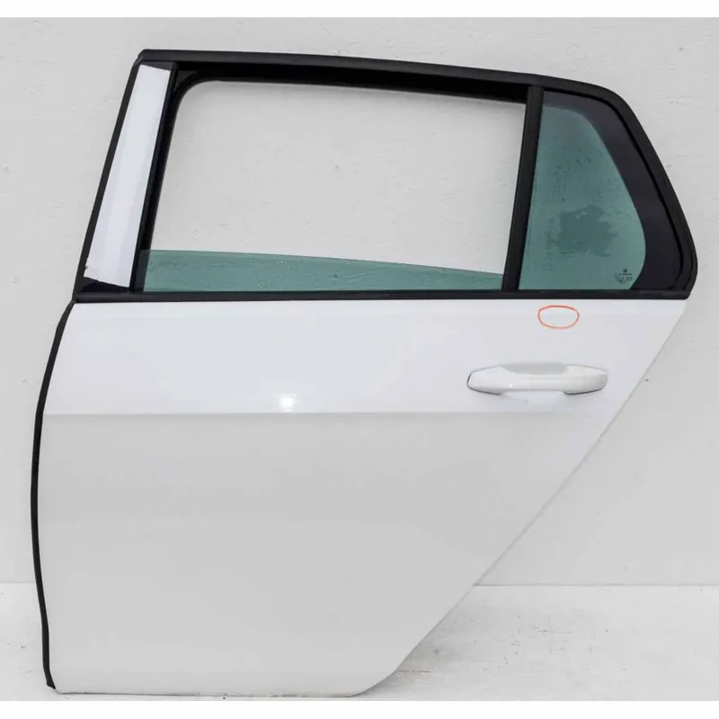 Zlevněný dveře zadní levé VW Golf VII 5G0 lift HB5G4833055AB - lehce poškozené