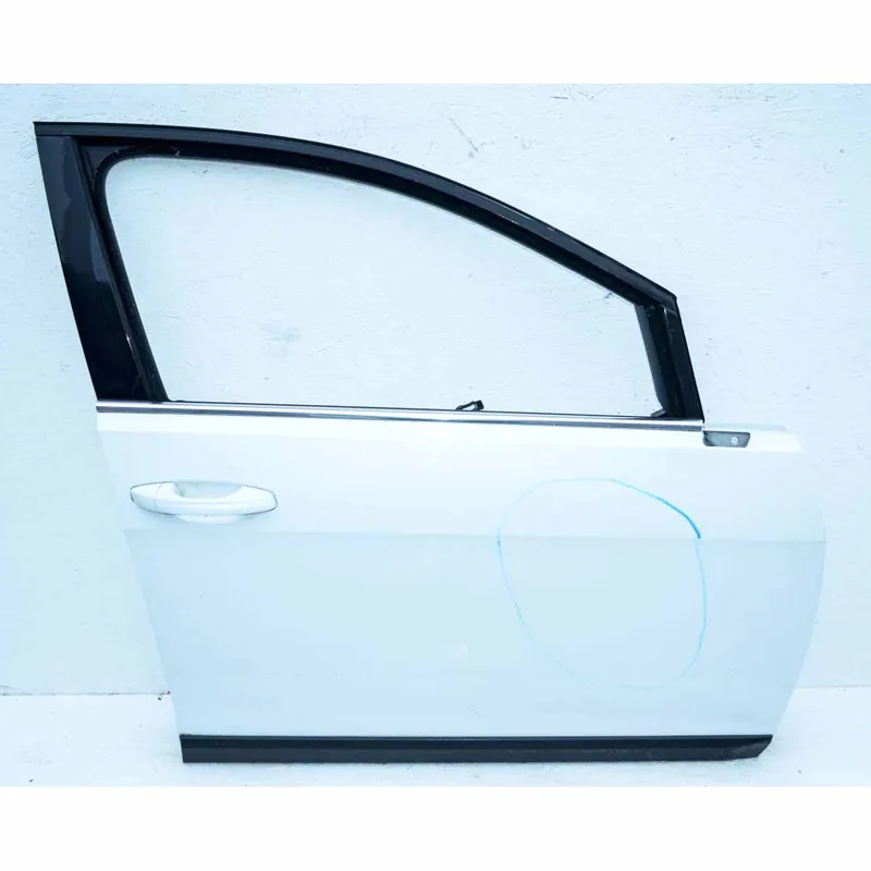 Akční Nabídka dveře přední pravé VW Golf VII 5G0 lift Alltrack5G4831056AQ - poškozené