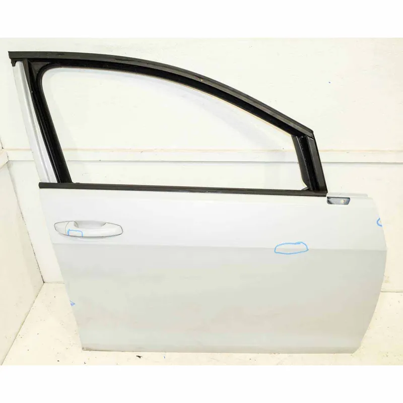 Zlevněný dveře přední pravé VW Golf VII 5G0 (lift) - poškrábané