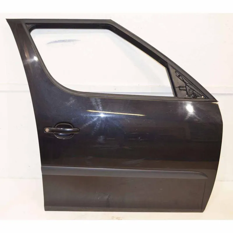 dveře přední pravé ŠKODA Roomster 5J7 lift5J7831056 - poškrábaný lak Nízká Cena