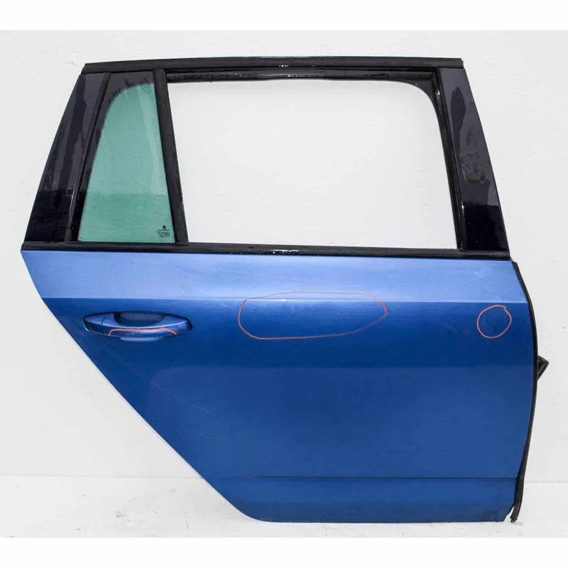 dveře zadní pravé ŠKODA Octavia III 5E0 combi5E9833312 - poškozené Oblíbený