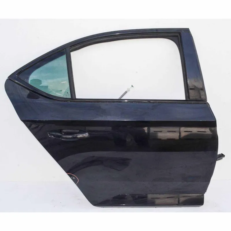 Akční Cena dveře zadní pravé ŠKODA Superb III 3V0 sedan3V5831312 - poškrábaný lak