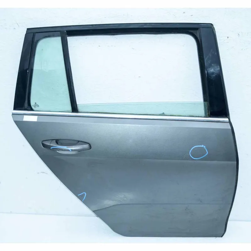 Akce dveře pravé zadní VW Golf VII 5G0 combi - lehce poškozené