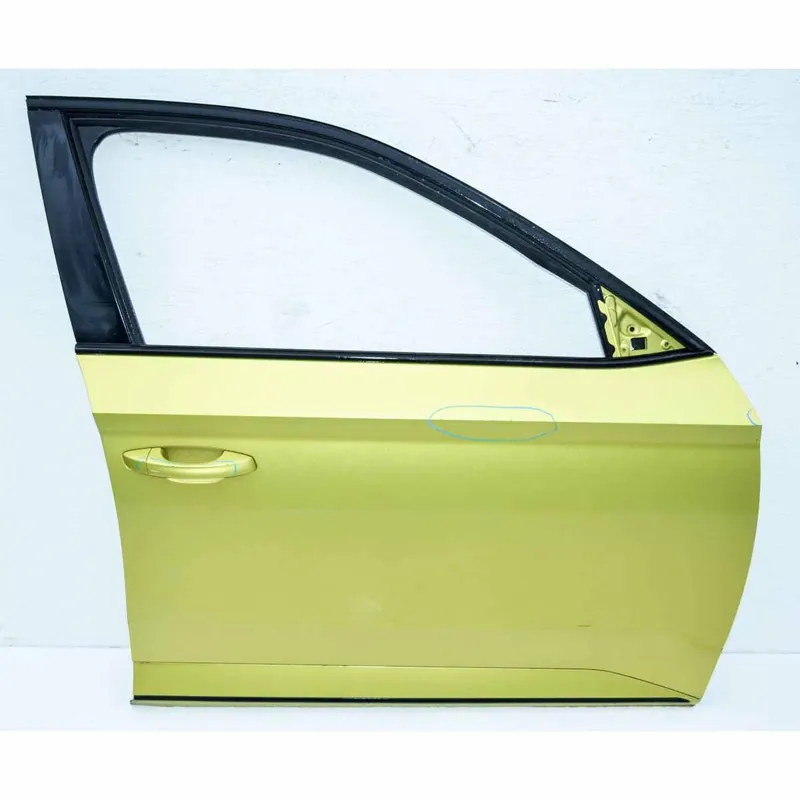 Ihned K Objednání dveře přední pravé ŠKODA Superb III 3V0 Sportline - poškrábaný lak