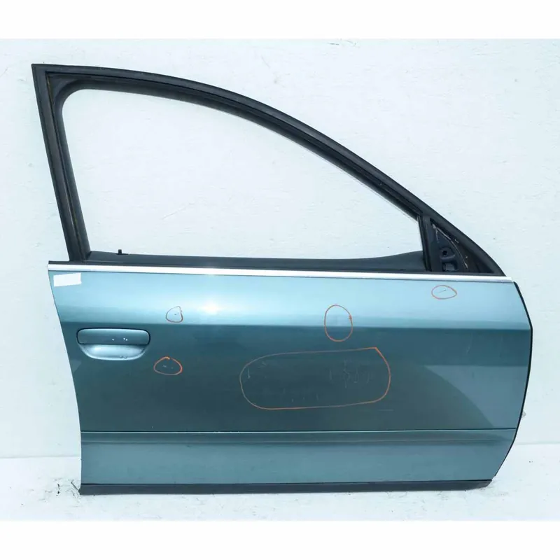 Časově Omezené dveře přední pravé AUDI A6 - lehce poškozené