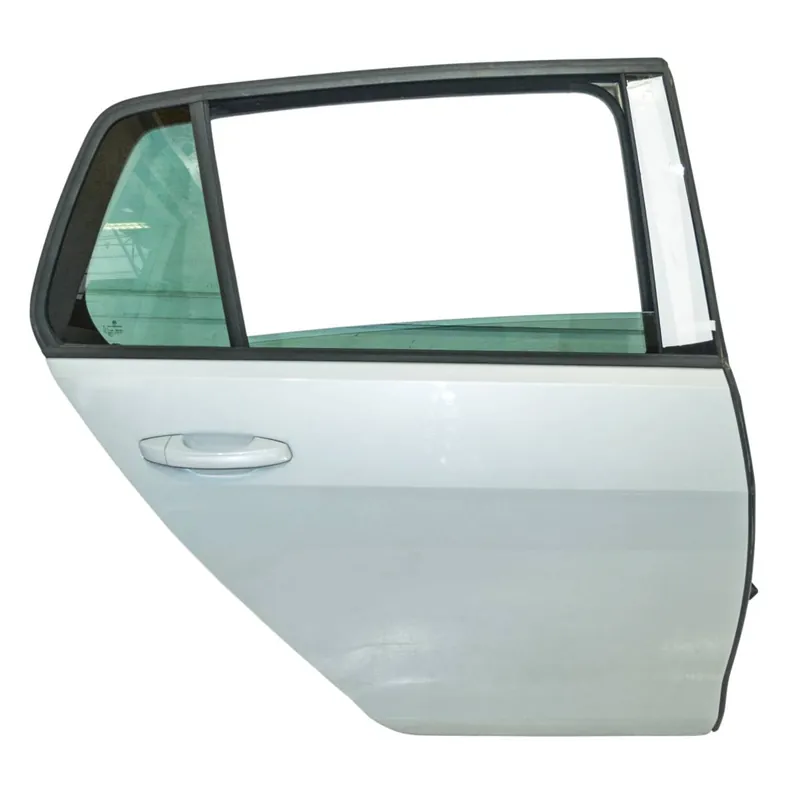 Zlevněný dveře zadní pravé VW Golf VII 5G0 lift HB5G4833056AC5G4833056AD