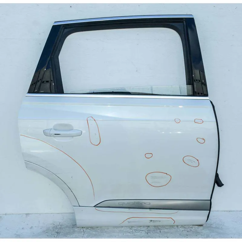 Bezpečná Platba dveře zadní pravé AUDI Q7 4M0 - poškozené