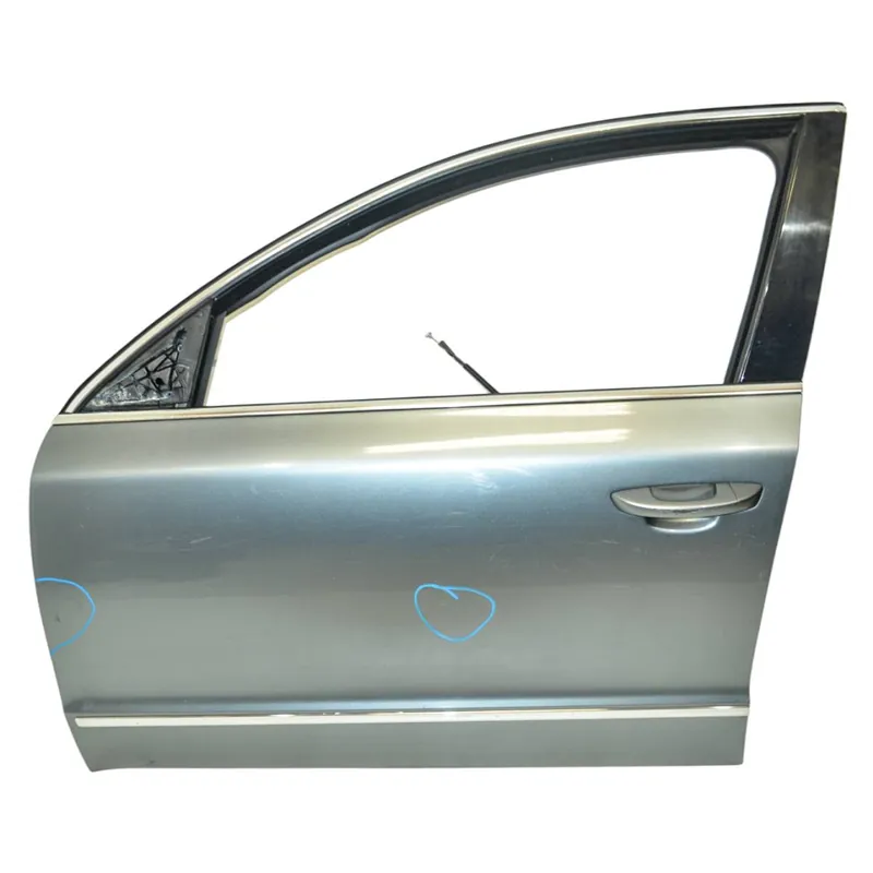 dveře přední levé ŠKODA Superb II 3T0 (lift)3T0831055 - poškrábané Kup Teď