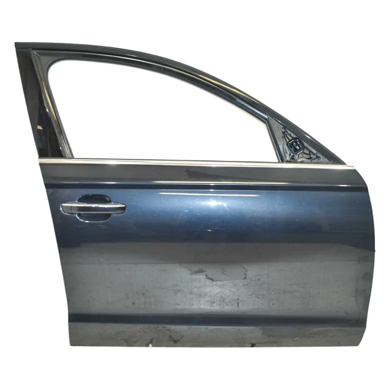 Víkendová Akce dveře přední pravé AUDI A6 4G0 lift4G0831052 - lehce poškrábaný lak