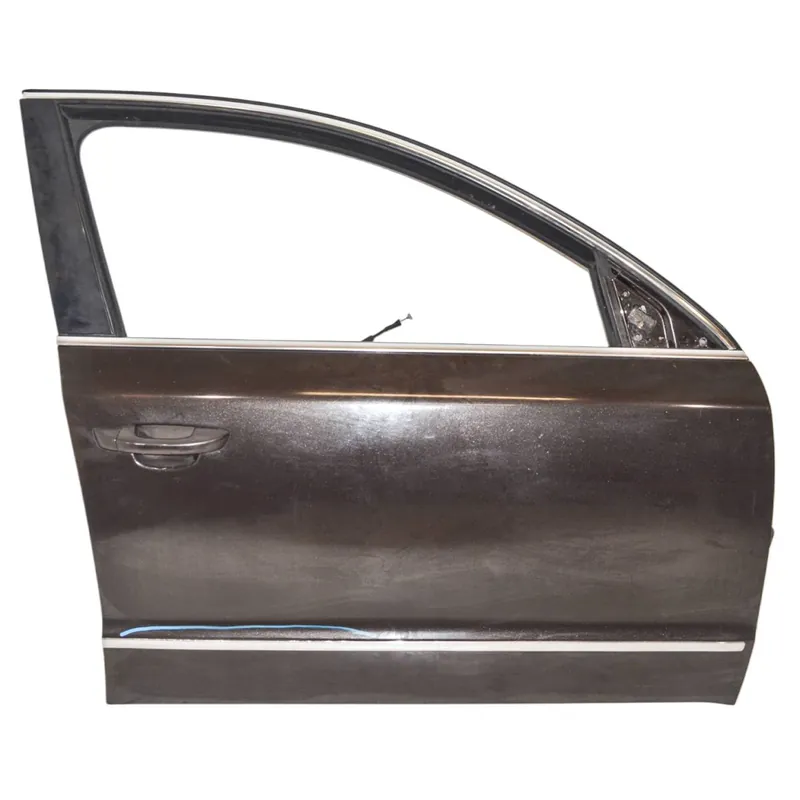 Expresní Doručení dveře přední pravé ŠKODA Superb II 3T03T0831056 - lehce poškozené