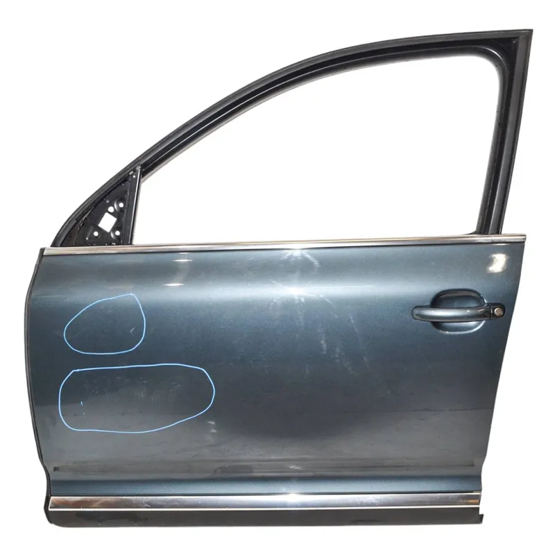 Výprodej dveře přední levé VW Touareg 7LA 7L67L0831055L - lehce poškrábané