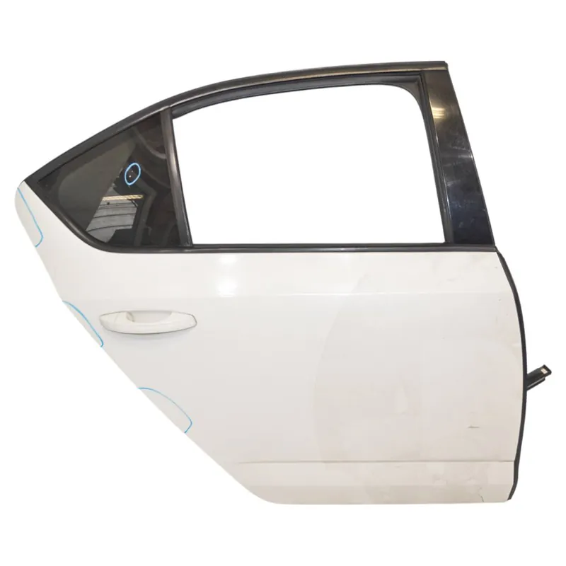 dveře zadní pravé ŠKODA Octavia III 5E0 (lift) sedan5E5833052 5E5833052A/B - lehce pošk. Zlevněný