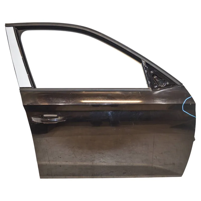 dveře přední pravé ŠKODA Kamiq 658658831052658831052A/B - poškozené Dokud Zásoby Vydrží