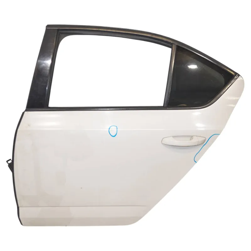 dveře zadní levé ŠKODA Octavia III 5E0 (lift) sedan5E58330515E5833051A/B - lehce pošk. Zlevněný