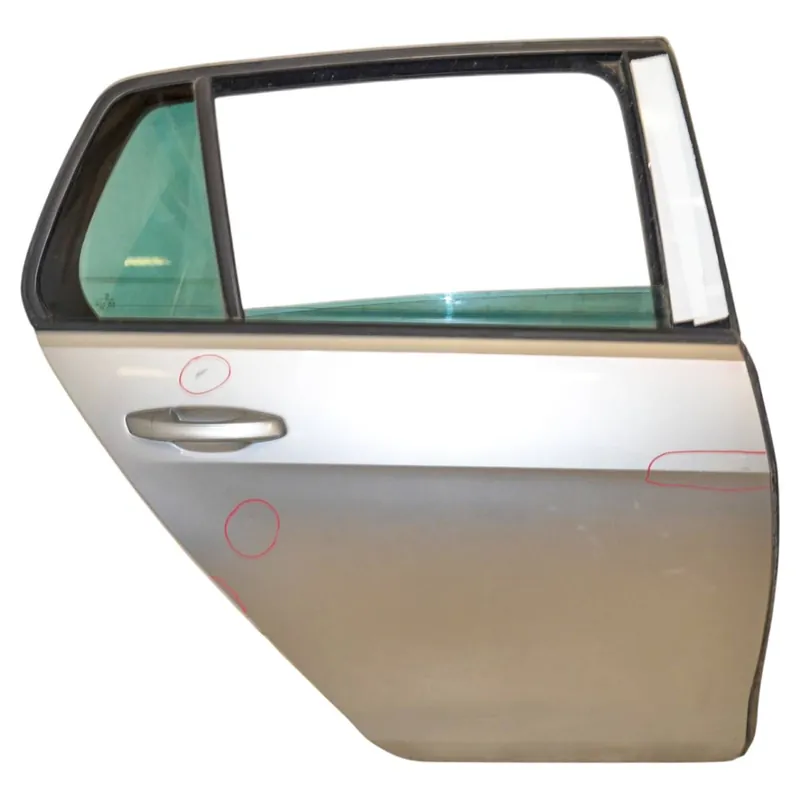 Vrácení Zdarma dveře zadní pravé VW Golf VII 5G0 lift HB5G4833056AC5G4833056AD - poškozené