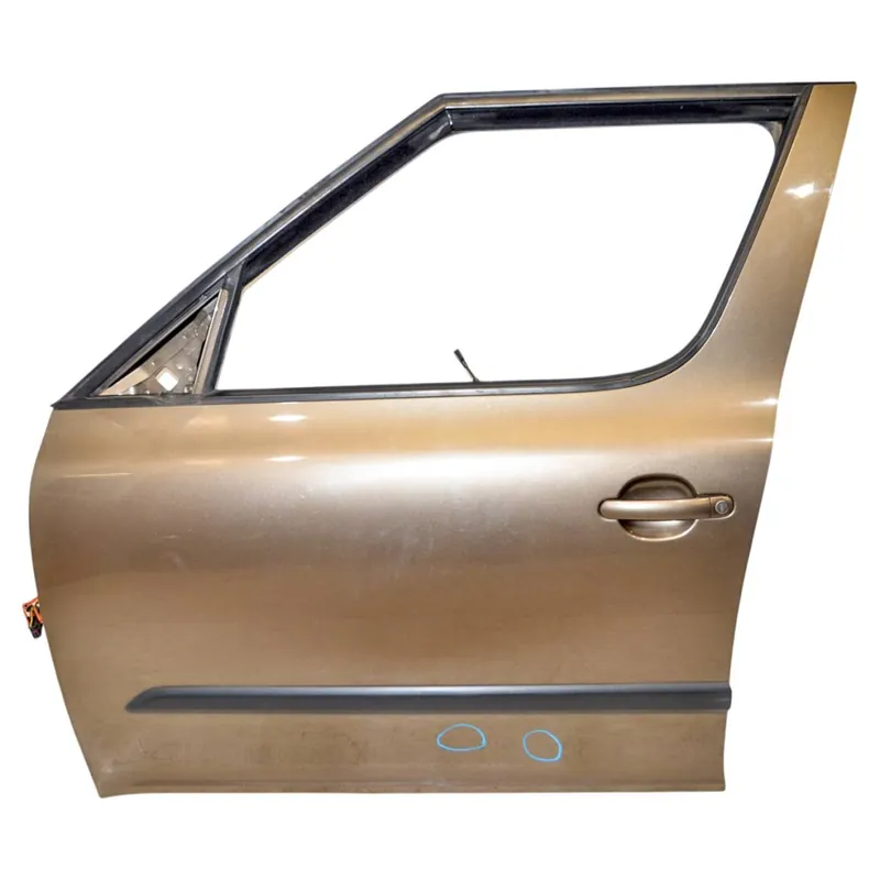 dveře přední levé ŠKODA Yeti 5L0 (lift)5L0831311A5L0831055 - lehce poškozený lak Bezpečná Platba