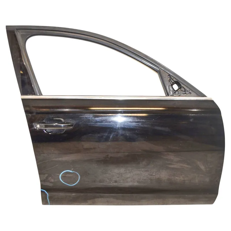 Akce dveře přední pravé AUDI A6 4G0 (lift)4G0831052 - poškozené