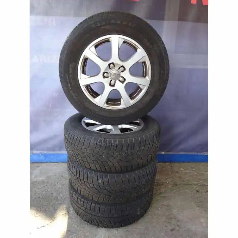 Cenový Hit AUDI Q5 8R0 sada kol s pneu 235/65 R17 7Jx17H2 ET378R0601025E8Z8 - 1x defekt