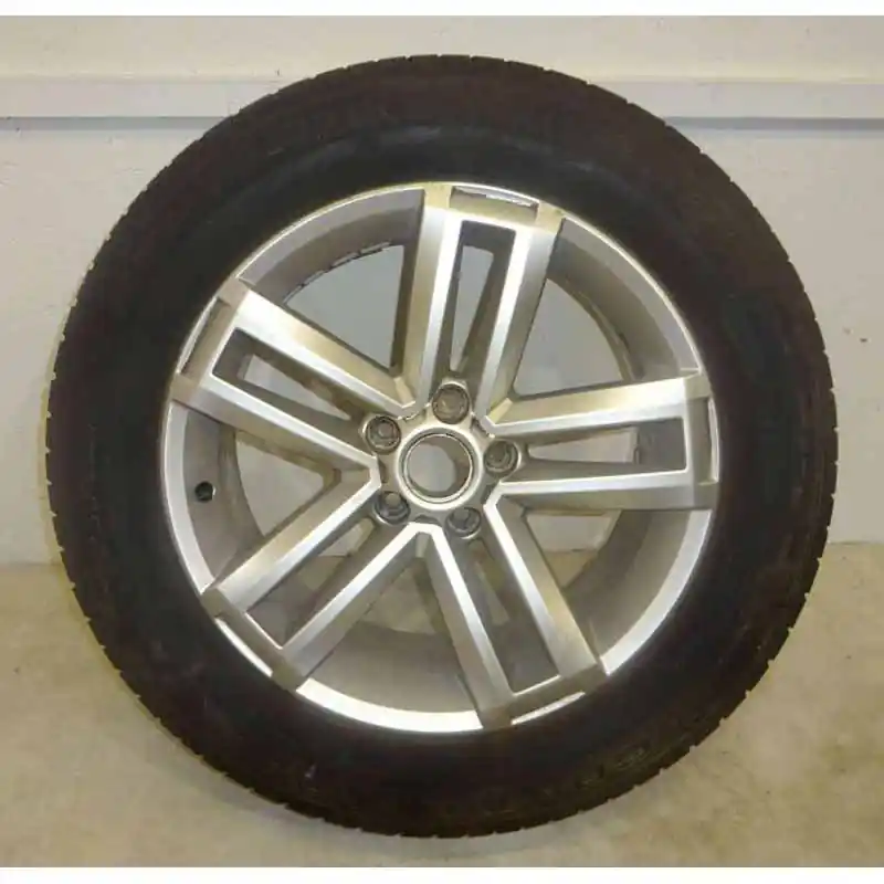 VW Amarok 2H0 (lift) rezerva 255/55 R19 8Jx19H2 ET432H0601025E2H0601025AD8Z8 Značkový