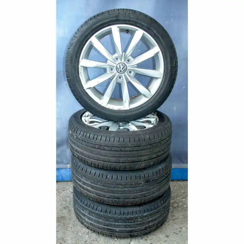 VW Golf VII 5G0 sada kol DIJON s pneu 225/45 R17 7Jx17H2 ET495G0601025CH8Z8 Výprodej