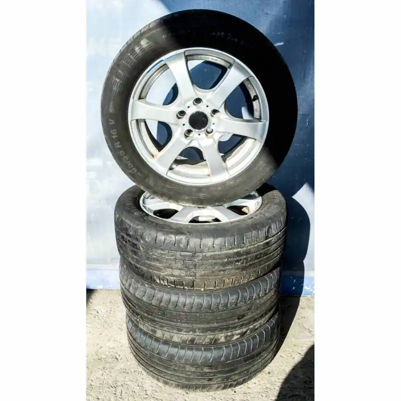 VW Passat B6 3C0 sada kol OZ s pneu 205/55 R16 6,5Jx16H2 ET38 Nakupujte Hned