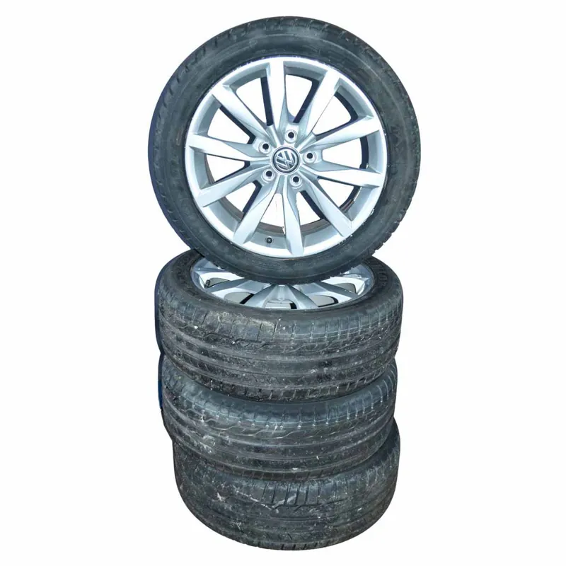 VW Golf VII 5G0 sada kol DIJON s pneu 225/45 R17 7Jx17H2 ET495G0601025CH8Z8 Must-Have