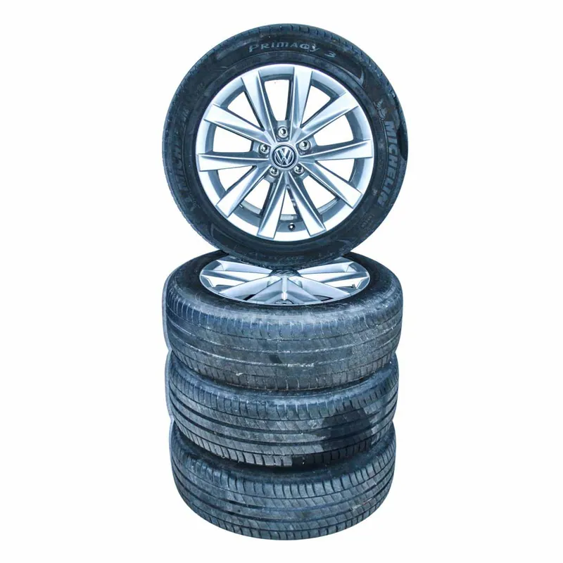 VW Golf VII 5G0 sada kol VALLEY s pneu 205/55 R17 7Jx17H2 ET425G0601025BL8Z8 Akční Nabídka