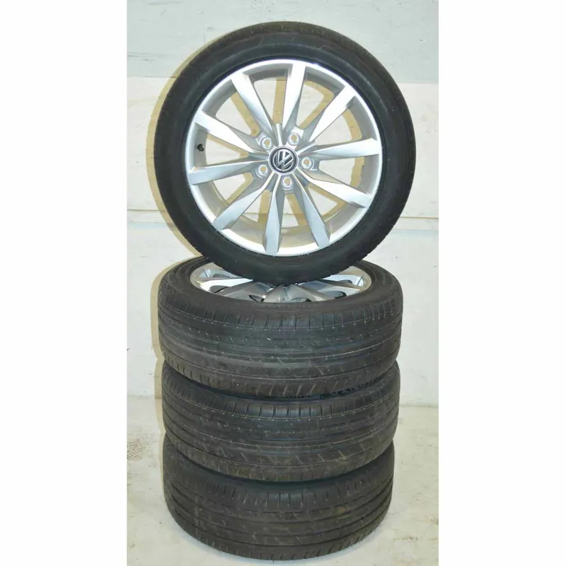 VW Golf VII 5G0 sada kol DIJON s pneu 225/45 R17 7Jx17H2 ET495G0601025CH8Z8 Pouze Dnes