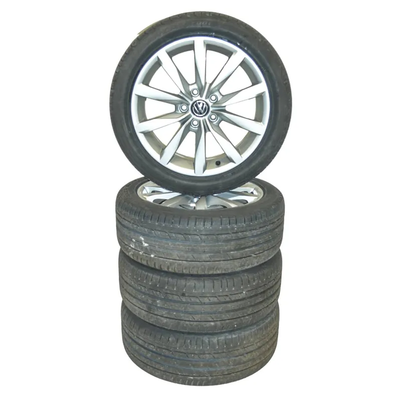 VW Golf VII 5G0 lift sada kol DIJON s pneu 225/45 R17 7Jx17H2 ET495G0601025BF/CH8Z8 Doprava Zdarma