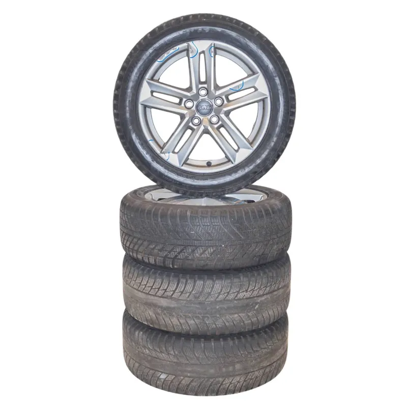 AUDI A4 8W0 sada kol s pneu 225/50 R17 7Jx17H2 ET428W0601025P - poškozené disky Must-Have