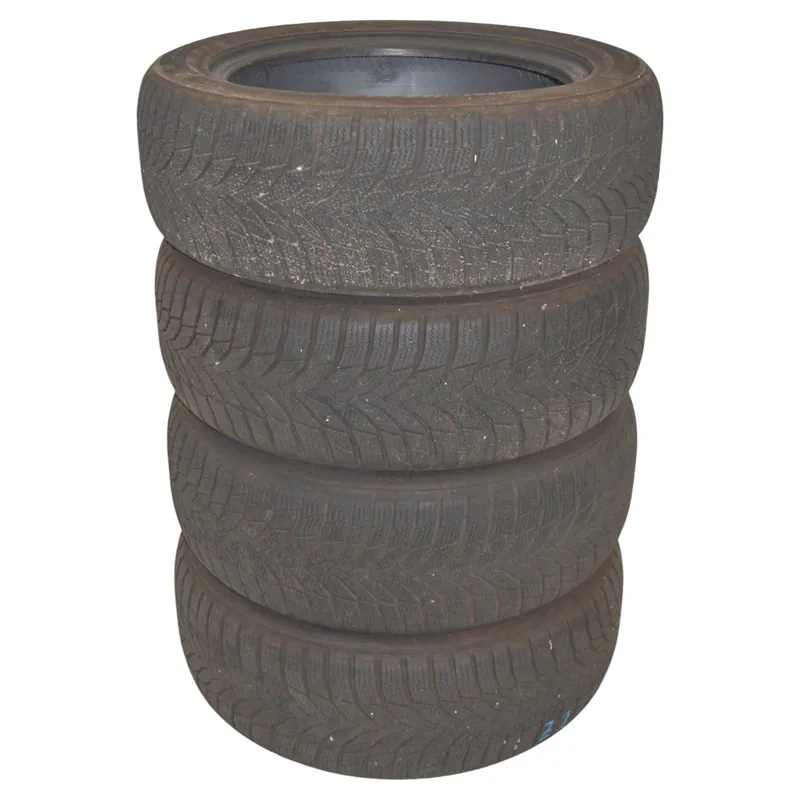 Ověřený sada pneu - 4 ks 215/55 R17 NEXEN - zimní