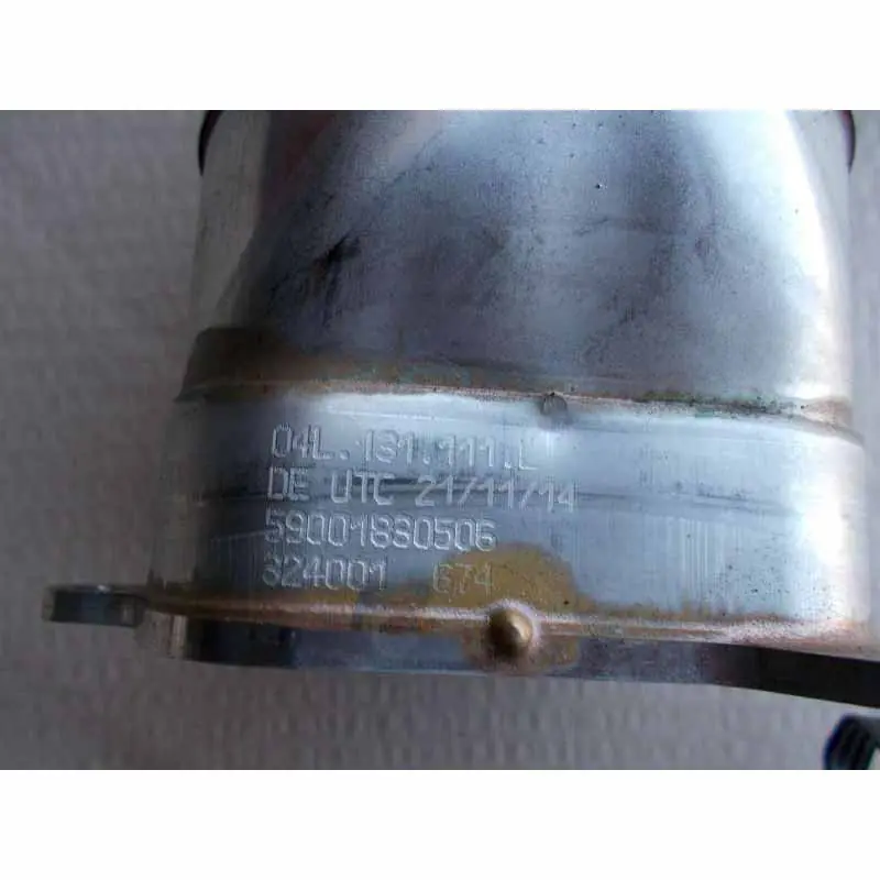 tlumítko turbodmychadla + hadice intercoolerVAG 2,0 TDI DFC04L131111L 04L145828F Aktuální