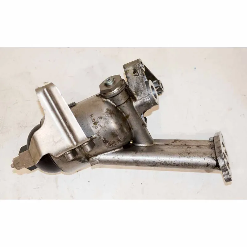 Doprava Zdarma olejový filtr + držák AUDI A4 RS4 8E0 4,2 TFSI079115401M