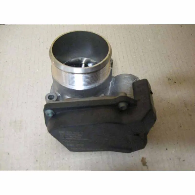 škrtící klapka ŠKODA Octavia III 5E0 1,8 TSI CJS06F133062T Jen Po Omezenou Doba