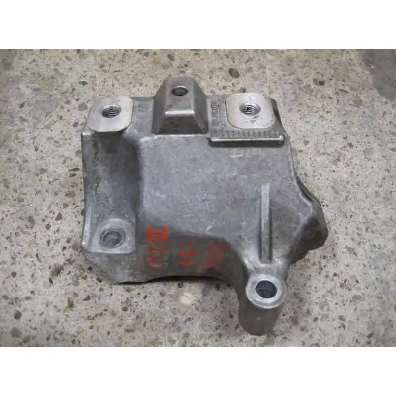 držák převodovky ŠKODA Octavia III 5E0 1,6i5Q0199117A Novinka