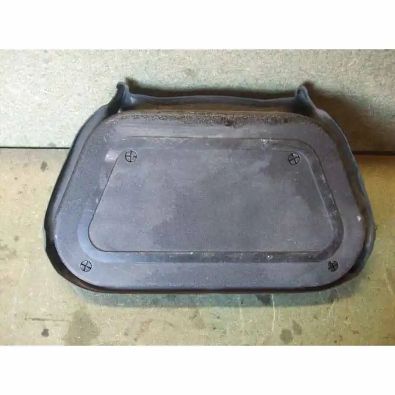 Akce Audi A8L 4E0 09 4.2 TDI kryt vzduchového filtru 4E0819647C