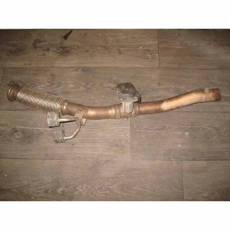 část výfuku ŠKODA Rapid lift 5JA Spaceback 1,4 TDI6C0253095E Omezená Nabídka