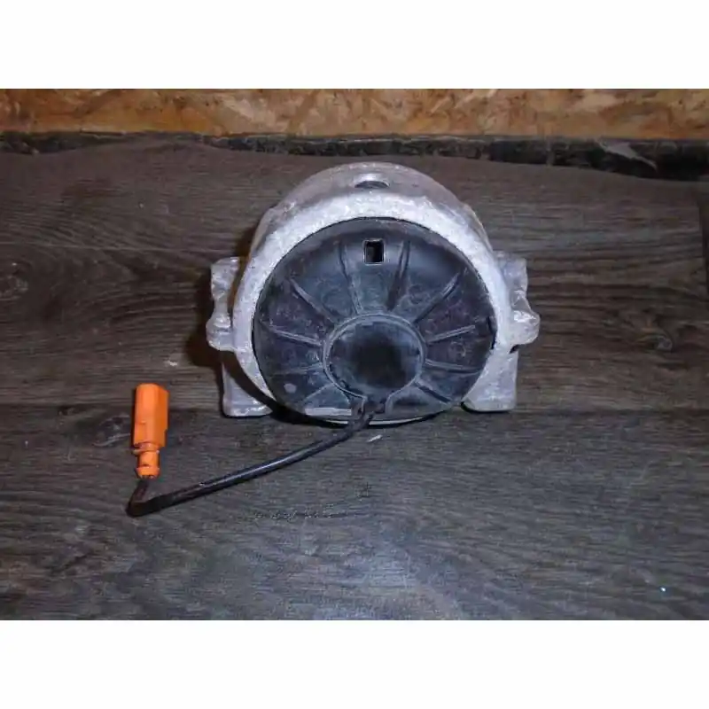 držák motoru pravý - hydrolůžko AUDI Q5 8R0 9-12 2,0 TFSI8R0199381AK Ihned K Objednání