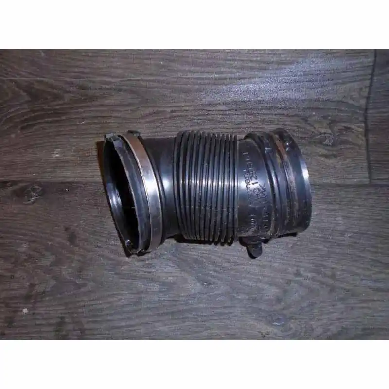 trubka sání AUDI A8 4H0 6,3 FSI CEJ 368 KW4H0129616F Nová Kolekce