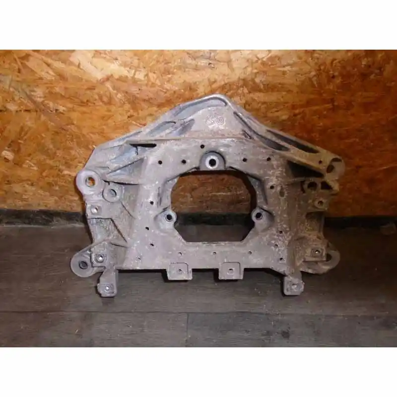 držák převodovky - příčník AUDI A8 4H0 4,2 TDi CDS 258 KW 8A4H0399263AJ Sezónní Sleva