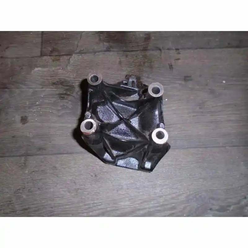 Vrácení Zdarma držák turbodmychadla AUDI A4 8W0 2,0 TDi DEU04L131159C