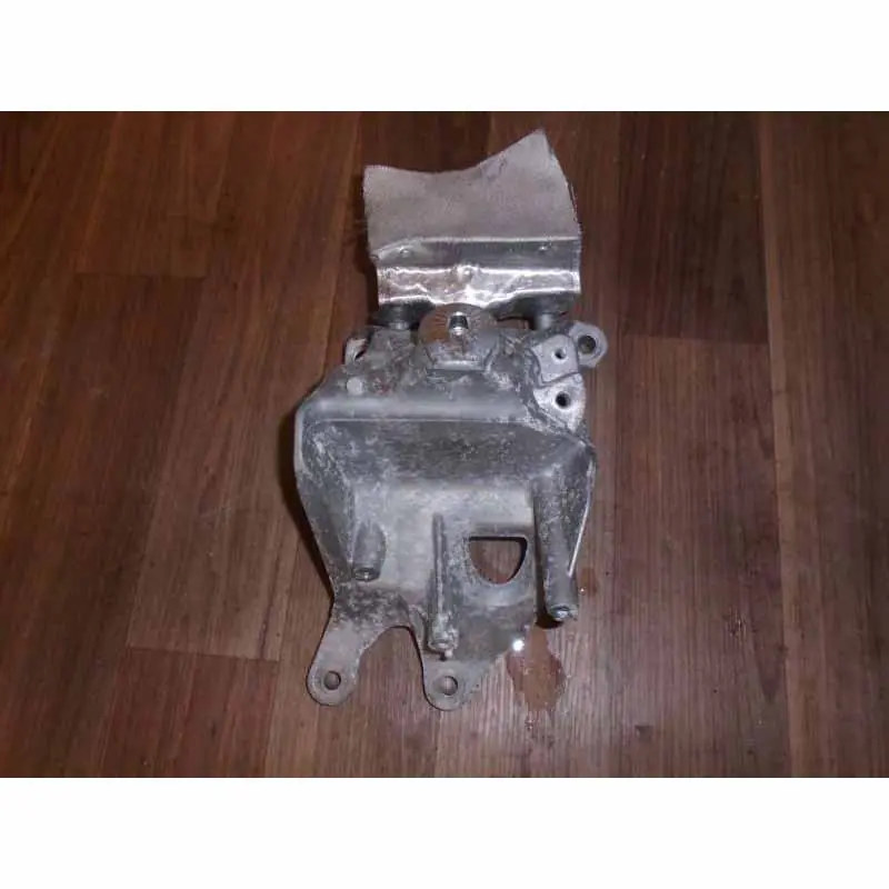 držák motoru pravý - vzpěra AUDI A4 8W0 3,0 TDi4M0199308AT4M0199308BM Cenově Výhodný