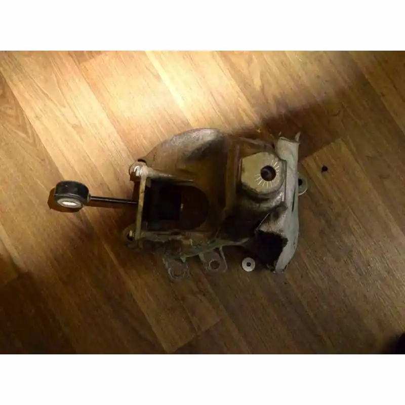 Vrácení Zdarma držák motoru pravý AUDI A5 8W6 F5 2,0 TFSi CYR4M0199308AA