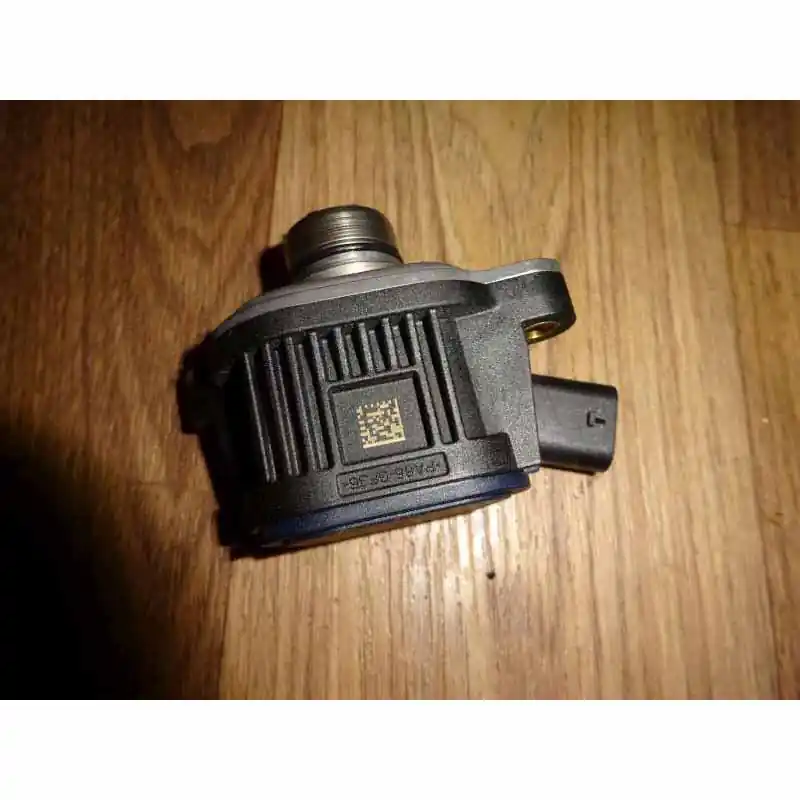 Zlevněný magnetický ventil pro hlavu válců AUDI Q7 4M0 4,0 TDi CZA 310/320 KW059906048F