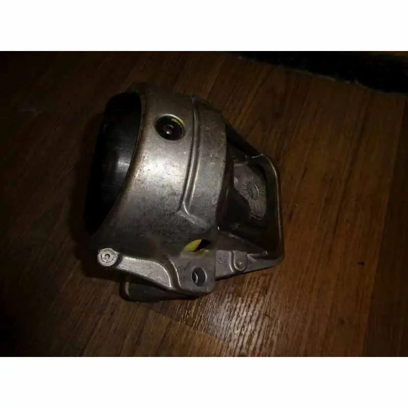 držák motoru levý - hydrolůžko AUDI Q5 8R0 3,2 FSi8K0199381JN Cenově Výhodný