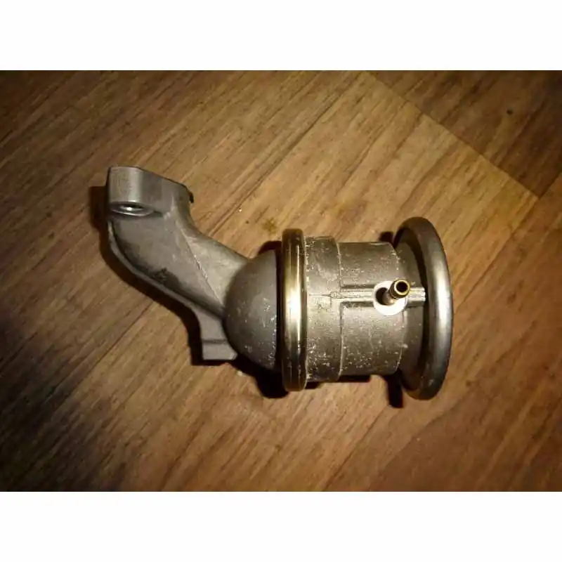 Víkendová Akce kombinovaný ventil levý AUDI Q5 8R0 3,2 FSi CAL 199 KW06E131101E06E131101J06E131101K